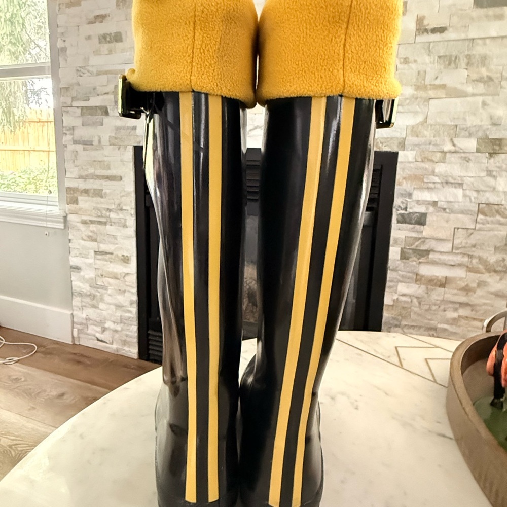 Joules Black Rain Boots with Yellow Trim - Picture 4 of 9